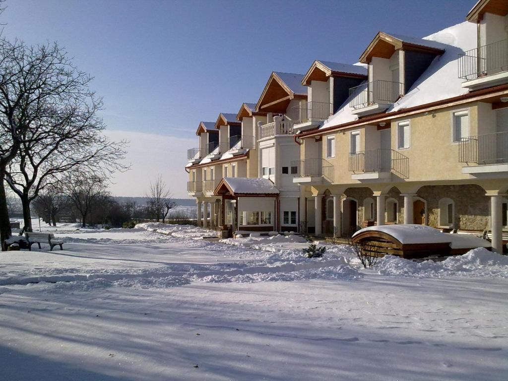 Bakony Panzio Bed & Breakfast Totvazsony Exterior photo